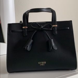 Black guess bag